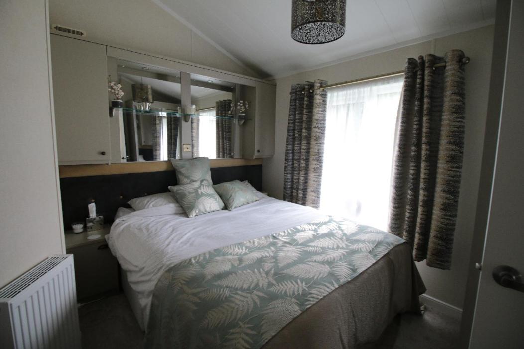 Grand Eagles Luxury Lodge, Auchterarder Perth Exterior foto